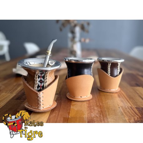 Mate calabaza con base de cuero